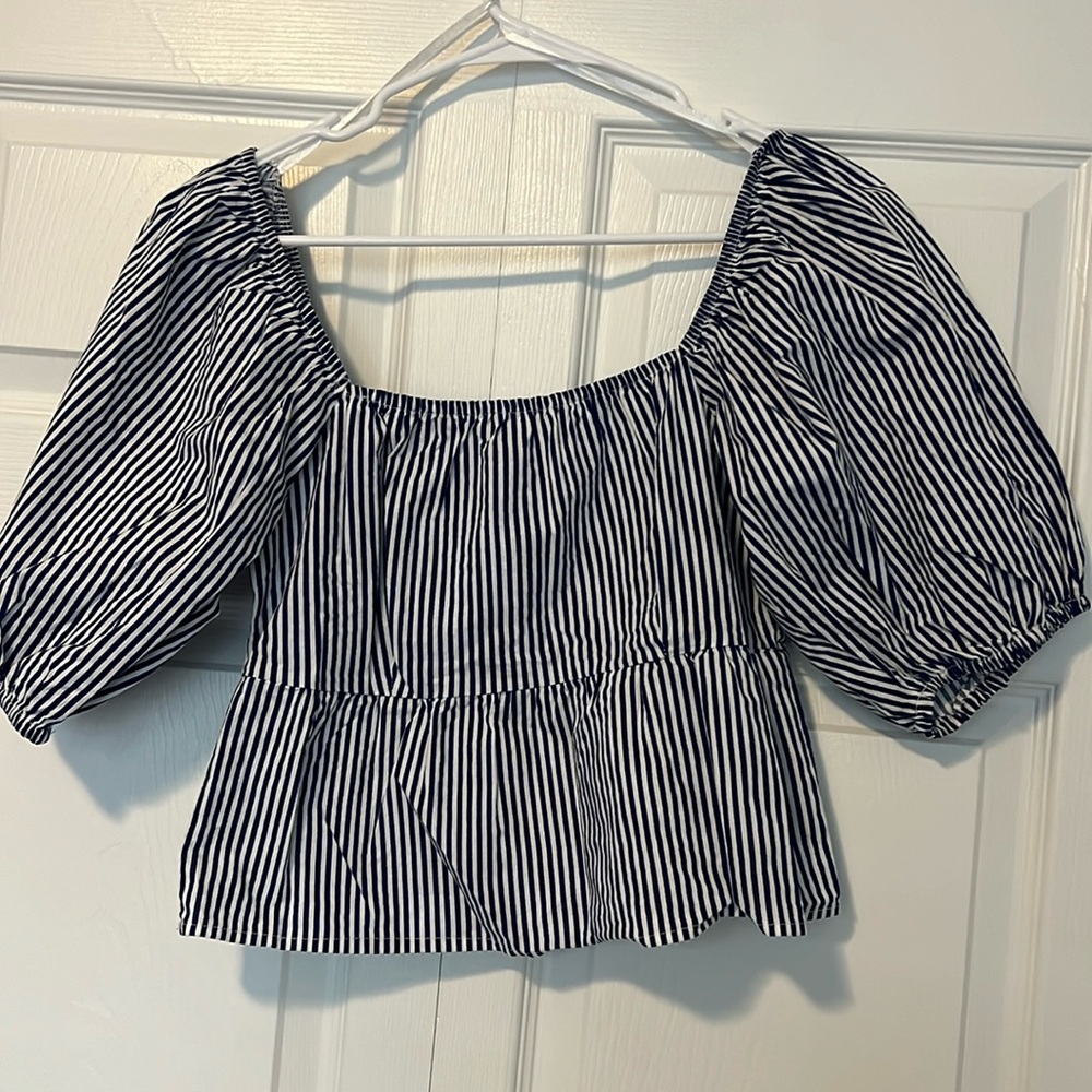 Sim & Sam peplum top